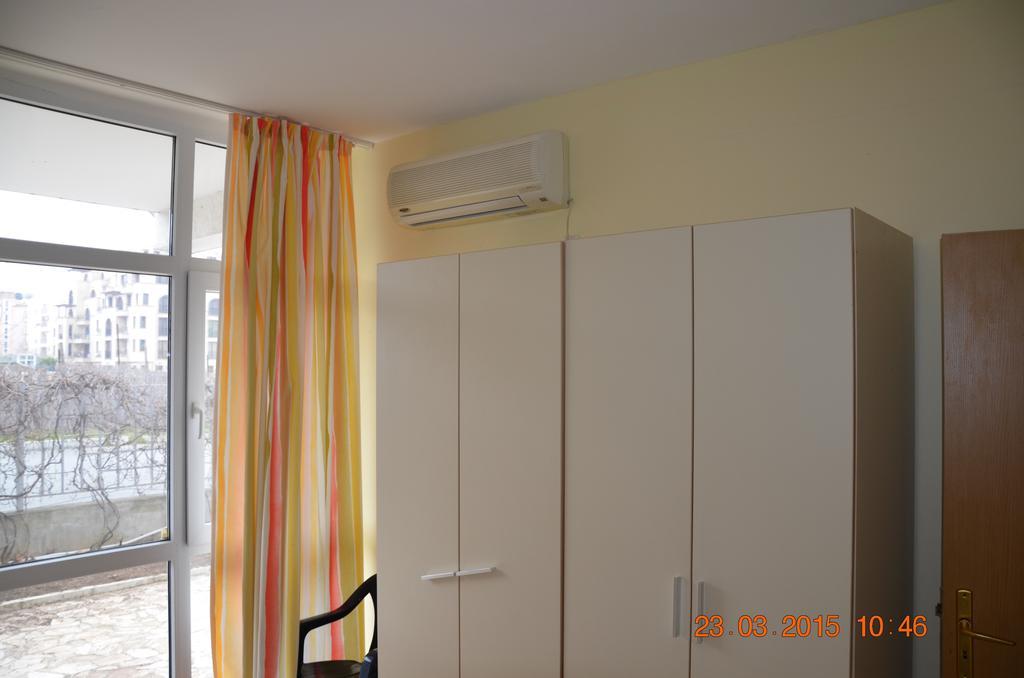 Elit 2 Apartment Pantai Sunny Ruang foto